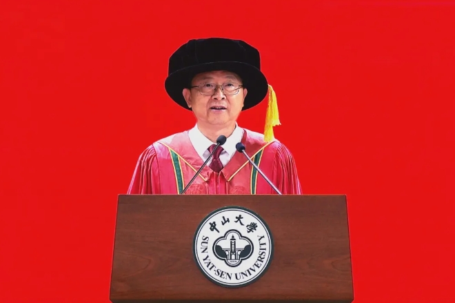 中山大學校長高松致畢業(yè)辭：我們?nèi)绾蚊鎸ξ磥恚?>

                  </div>

                  <div   id=